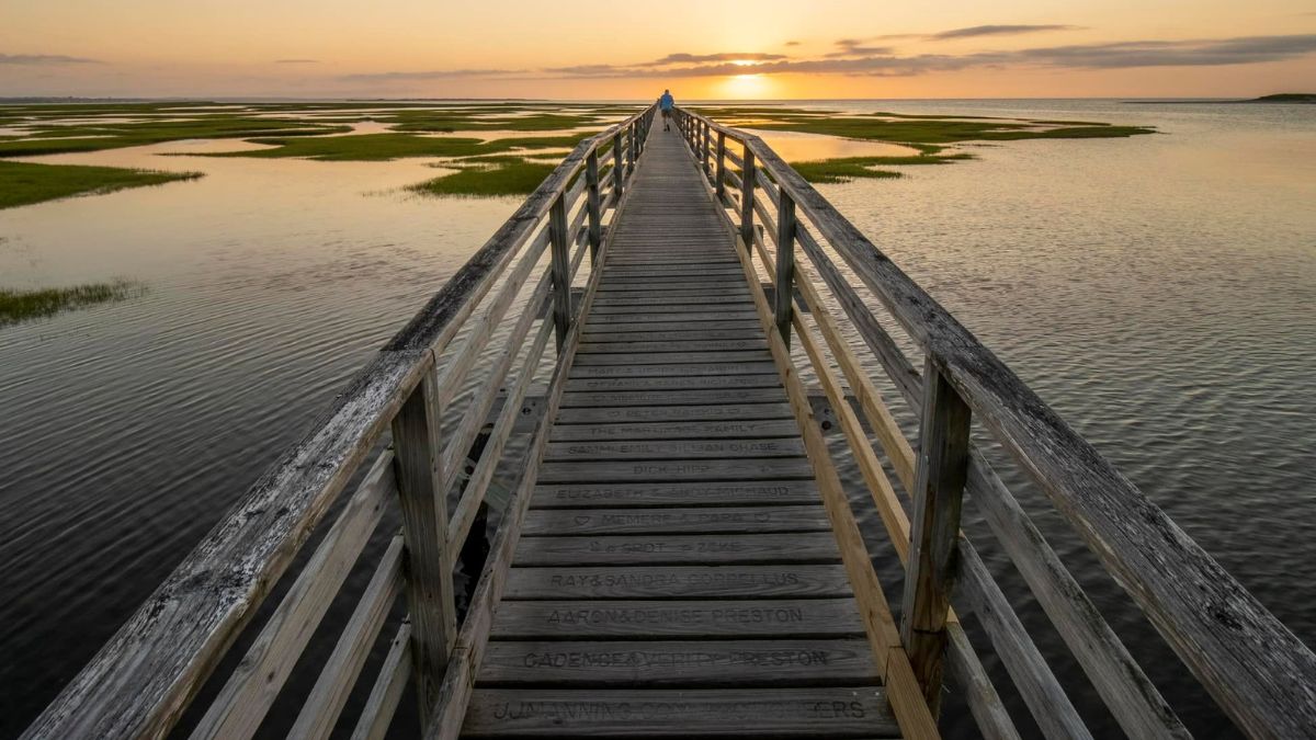 Bass boardwalk and watch the sunset at Gray’s Beach