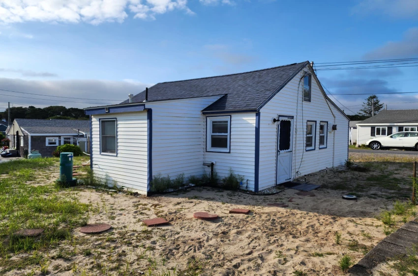 218 Old Wharf Road, Dennis Port, Massachusetts 02639, 2 Bedrooms Bedrooms, 4 Rooms Rooms,1 BathroomBathrooms,Residential,For Sale,218 Old Wharf Road,22303617