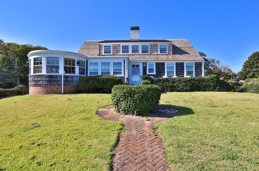 111 Barcliff Avenue, Chatham, Massachusetts 02633, 8 Bedrooms Bedrooms, 14 Rooms Rooms,4 BathroomsBathrooms,Residential,For Sale,111 Barcliff Avenue,22304409