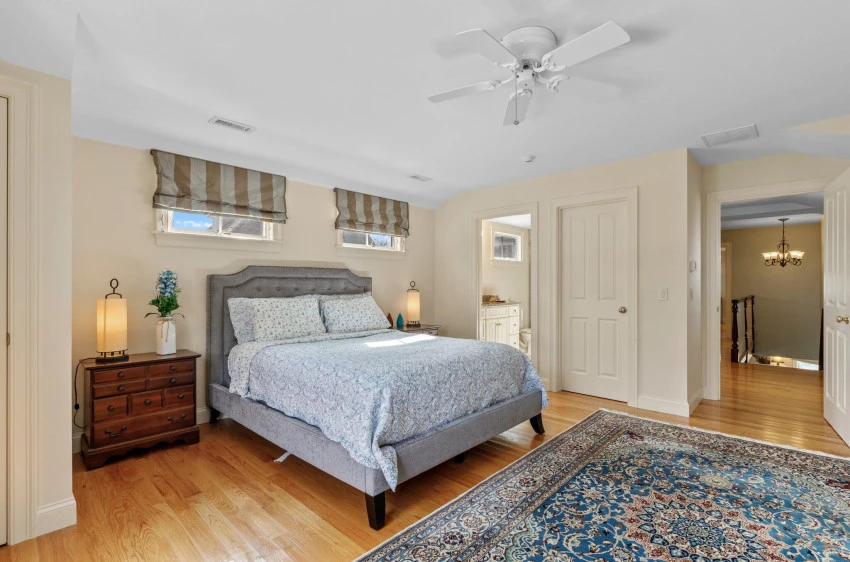 26 Seaview Street, Chatham, Massachusetts 02633, 4 Bedrooms Bedrooms, 10 Rooms Rooms,5 BathroomsBathrooms,Residential,For Sale,26 Seaview Street,22304677