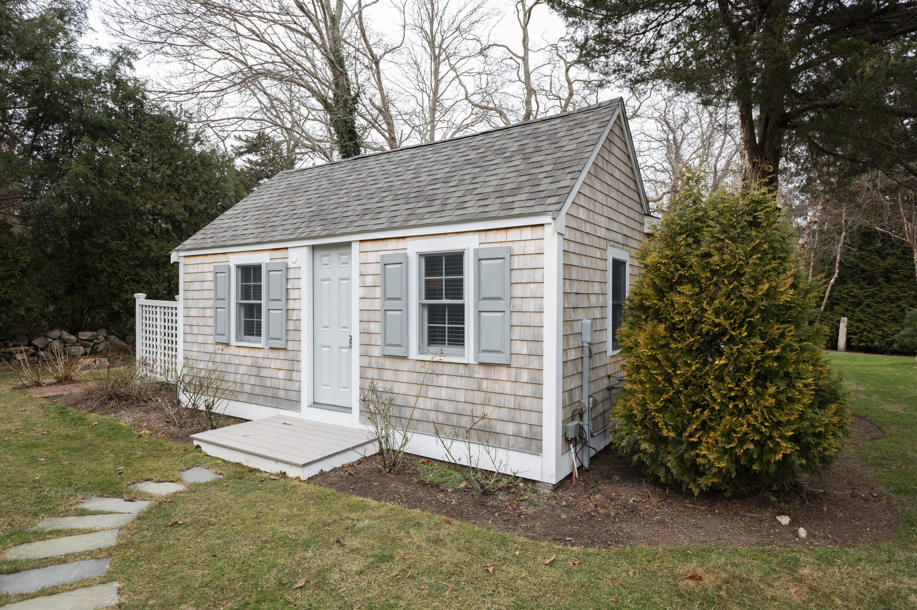 224 N Falmouth Highway # 2U, North Falmouth, Massachusetts 02556, 1 Bedroom Bedrooms, 3 Rooms Rooms,1 BathroomBathrooms,Residential,For Sale,Blue Shutters,224 N Falmouth Highway # 2U,22400050