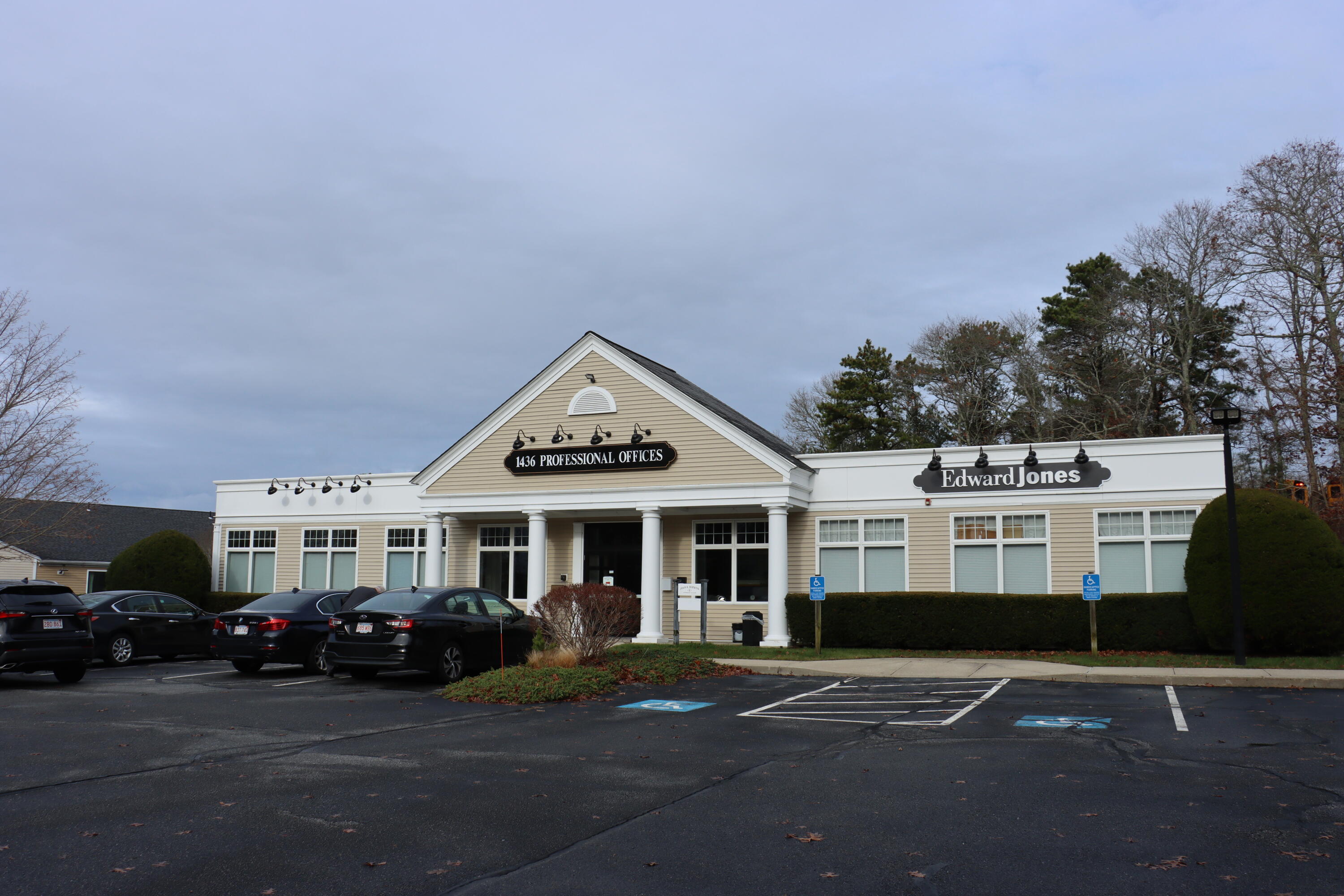 1436 Iyannough Road # 4, Hyannis, Massachusetts 02601, ,Commercial Sale,For Sale,1436 Iyannough Road # 4,22400420