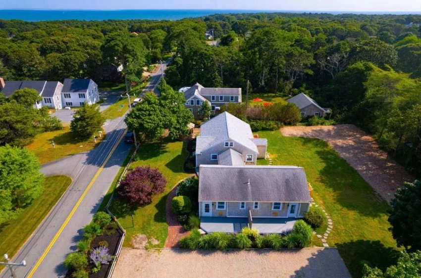 72 Forest Beach Road, Chatham, Massachusetts 02633, 6 Bedrooms Bedrooms, 10 Rooms Rooms,5 BathroomsBathrooms,Residential,For Sale,72 Forest Beach Road,22303071