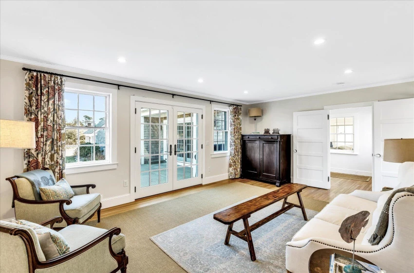 5 Smiths Point Road, West Yarmouth, Massachusetts 02673, 5 Bedrooms Bedrooms, 11 Rooms Rooms,5 BathroomsBathrooms,Residential,For Sale,5 Smiths Point Road,22400564