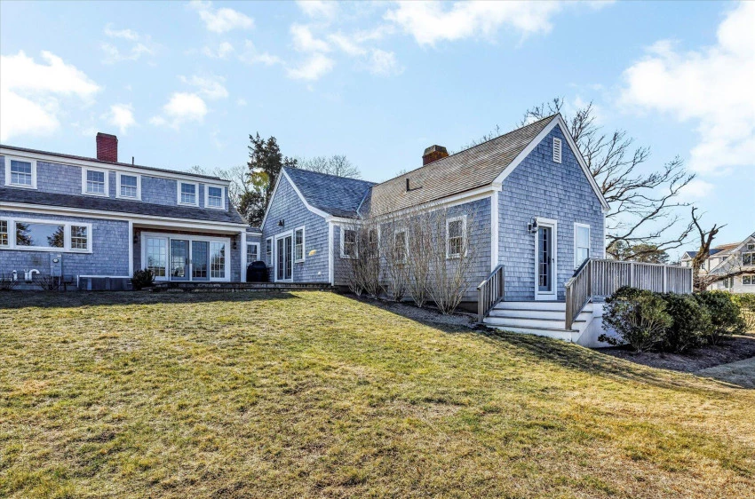 5 Smiths Point Road, West Yarmouth, Massachusetts 02673, 5 Bedrooms Bedrooms, 11 Rooms Rooms,5 BathroomsBathrooms,Residential,For Sale,5 Smiths Point Road,22400564