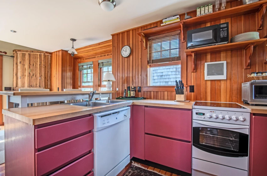 351A Commercial Street, Provincetown, Massachusetts 02657, 6 Bedrooms Bedrooms, 14 Rooms Rooms,5 BathroomsBathrooms,Residential Income,For Sale,351A Commercial Street,22401235