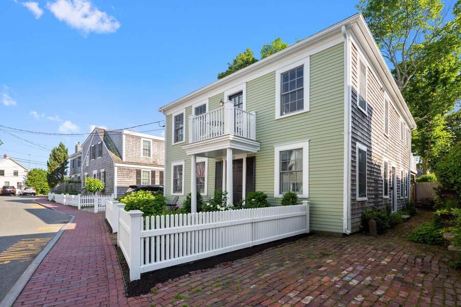 110 Commercial Street # U1, Provincetown, Massachusetts 02657, 3 Bedrooms Bedrooms, 6 Rooms Rooms,2 BathroomsBathrooms,Residential,For Sale,Other,110 Commercial Street # U1,22401017
