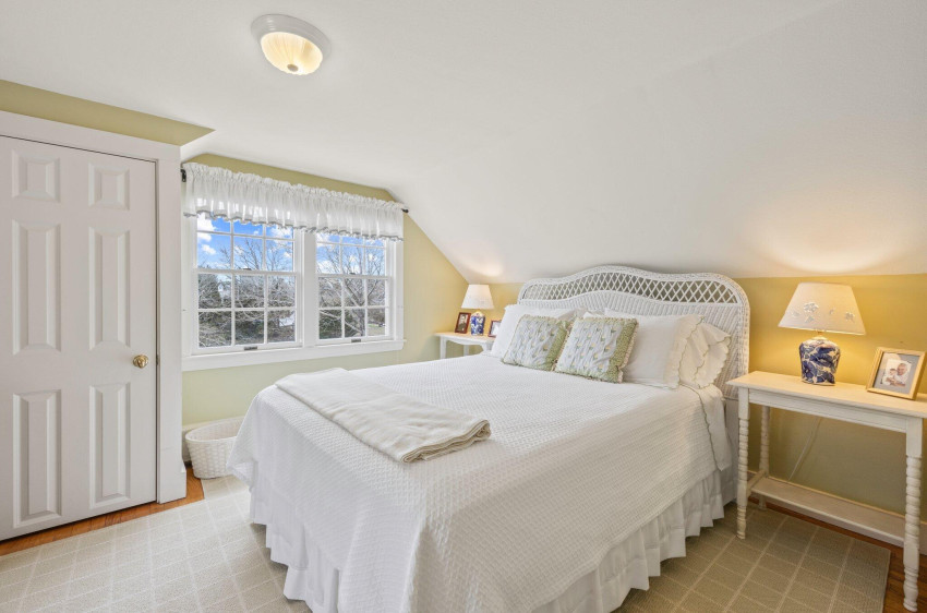 5 Hillcrest Lane, Chatham, Massachusetts 02633, 4 Bedrooms Bedrooms, 9 Rooms Rooms,3 BathroomsBathrooms,Residential,For Sale,5 Hillcrest Lane,22401215