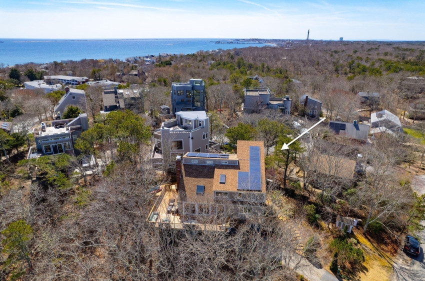 15 Somerset Road, Provincetown, Massachusetts 02657, 4 Bedrooms Bedrooms, 7 Rooms Rooms,2 BathroomsBathrooms,Residential,For Sale,15 Somerset Road,22401440
