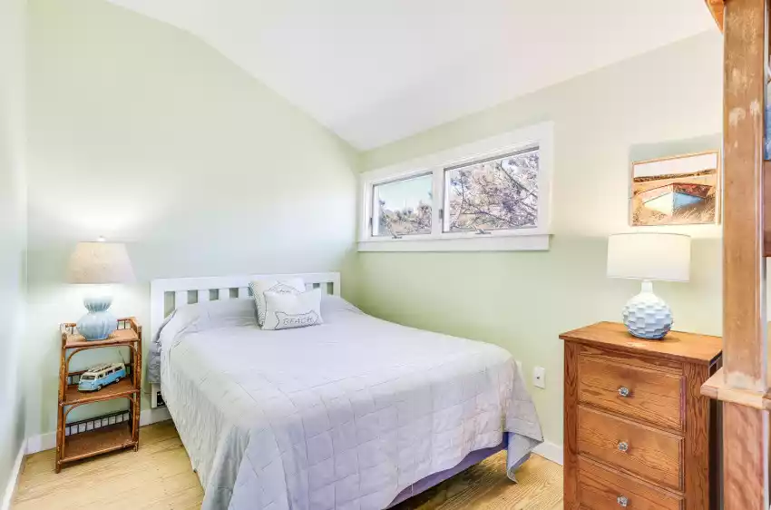 175 Cliff Road, Wellfleet, Massachusetts 02667, 2 Bedrooms Bedrooms, 5 Rooms Rooms,2 BathroomsBathrooms,Residential,For Sale,175 Cliff Road,22401614