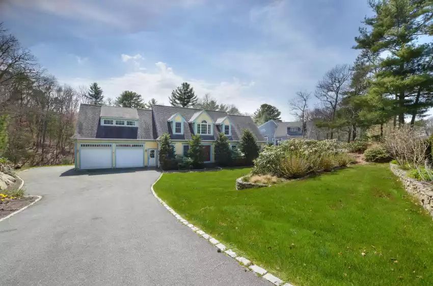 144 Curley Boulevard, North Falmouth, Massachusetts 02556, 4 Bedrooms Bedrooms, 7 Rooms Rooms,2 BathroomsBathrooms,Residential,For Sale,144 Curley Boulevard,22401617