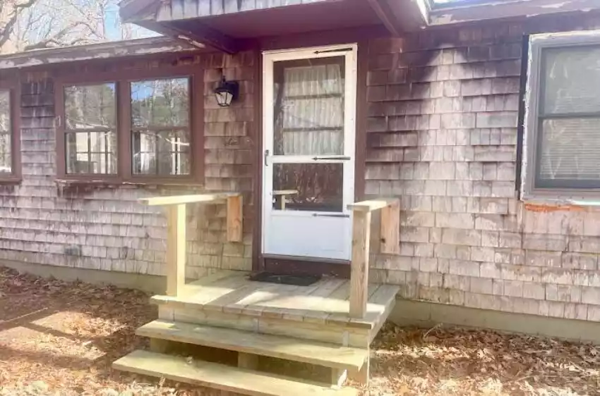 6 MAPLE Street, South Yarmouth, Massachusetts 02664, 2 Bedrooms Bedrooms, 4 Rooms Rooms,1 BathroomBathrooms,Residential,For Sale,6 MAPLE Street,22400654