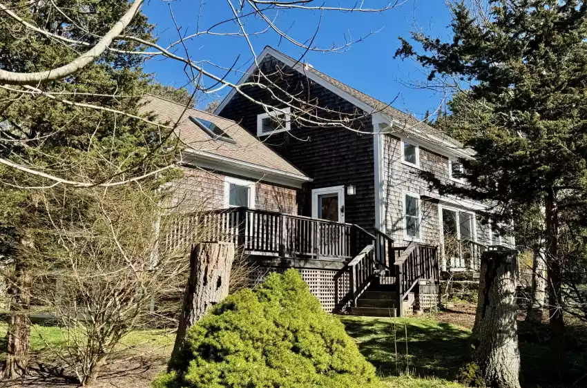 24 Camp Road, Orleans, Massachusetts 02653, 3 Bedrooms Bedrooms, 9 Rooms Rooms,3 BathroomsBathrooms,Residential,For Sale,24 Camp Road,22401764