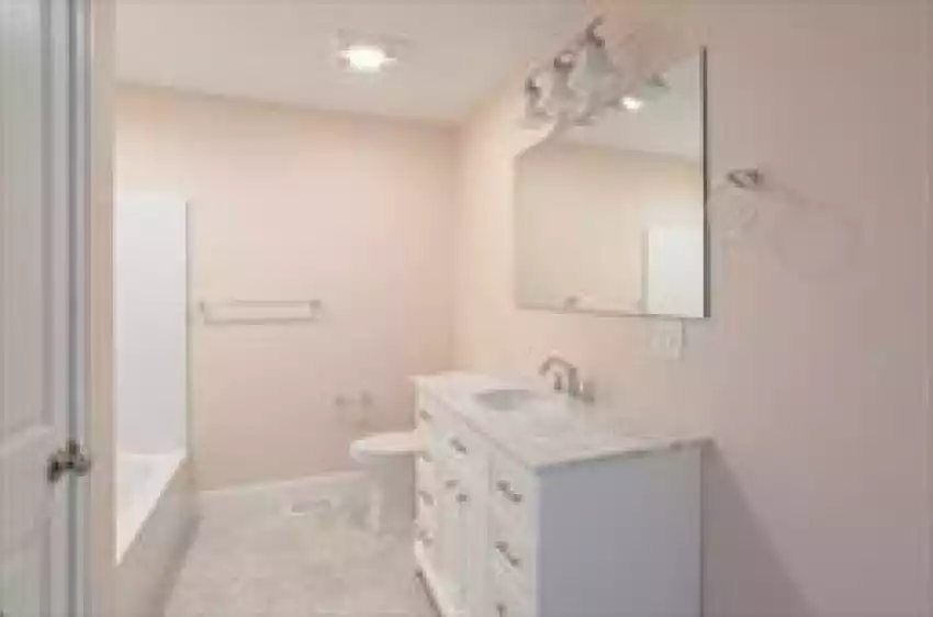 2 Hayley Circle, Rochester, Massachusetts 02770, 2 Bedrooms Bedrooms, 4 Rooms Rooms,2 BathroomsBathrooms,Residential,For Sale,Other,2 Hayley Circle,22401809