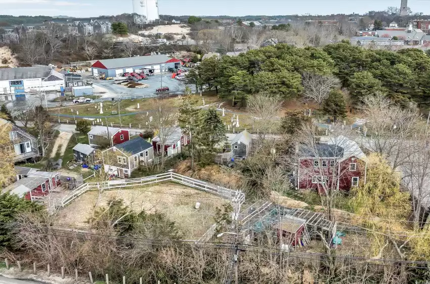22 Browne Street, Provincetown, Massachusetts 02657, 7 Bedrooms Bedrooms, 12 Rooms Rooms,5 BathroomsBathrooms,Residential Income,For Sale,22 Browne Street,22401983
