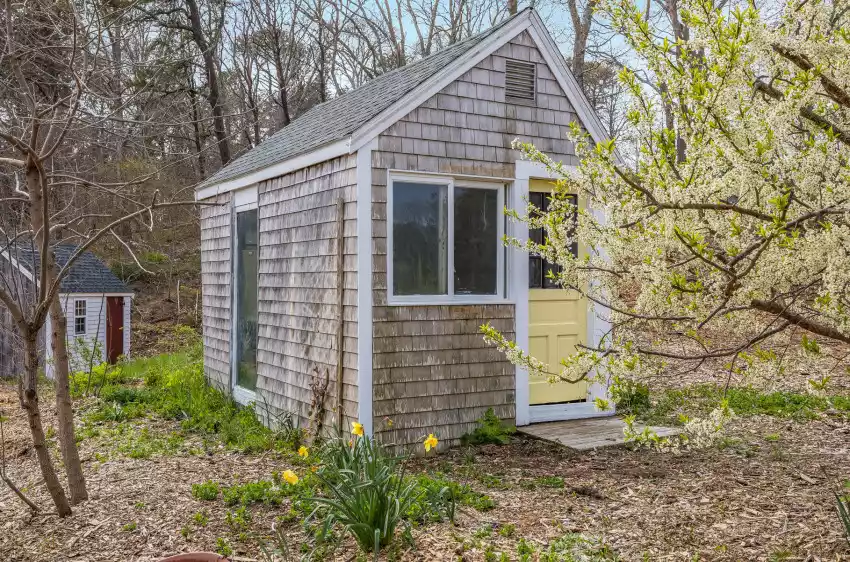2147 State Highway Route 6, Wellfleet, Massachusetts 02667, 5 Bedrooms Bedrooms, 7 Rooms Rooms,2 BathroomsBathrooms,Residential,For Sale,2147 State Highway Route 6,22402015
